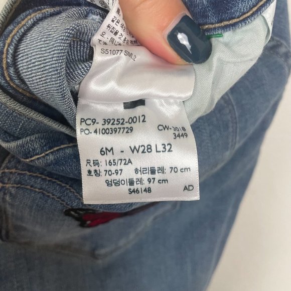 Levi's Woman's Sz‎ 6 Classic Boot Cut Light Wash Mid Rise Butterfly Patch Girly - Picture 4 of 7